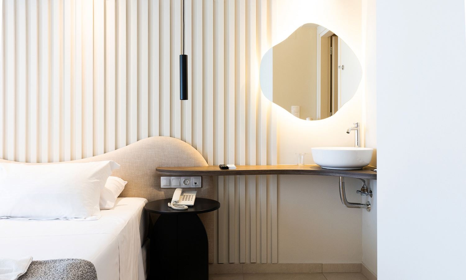 rooms-junior-suite-openplan-seaview-balcony