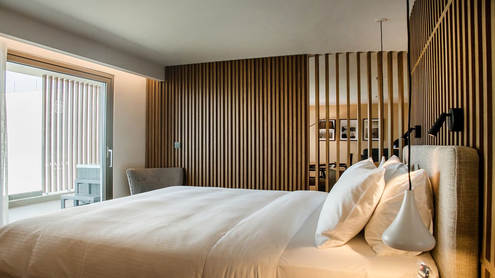 rooms-dazzling-suite-seaviewoutdoor-jacuzzi