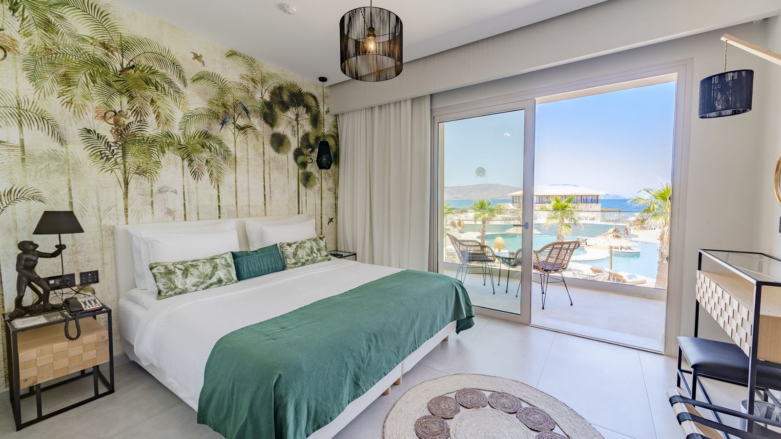 rooms-room-seafront-main-building