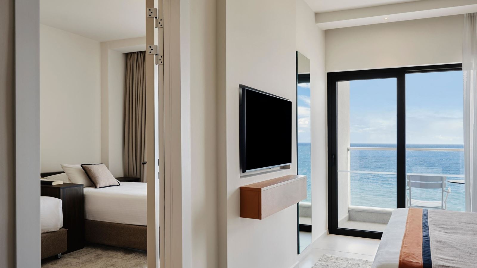 rooms-family-room-premium-sea-view