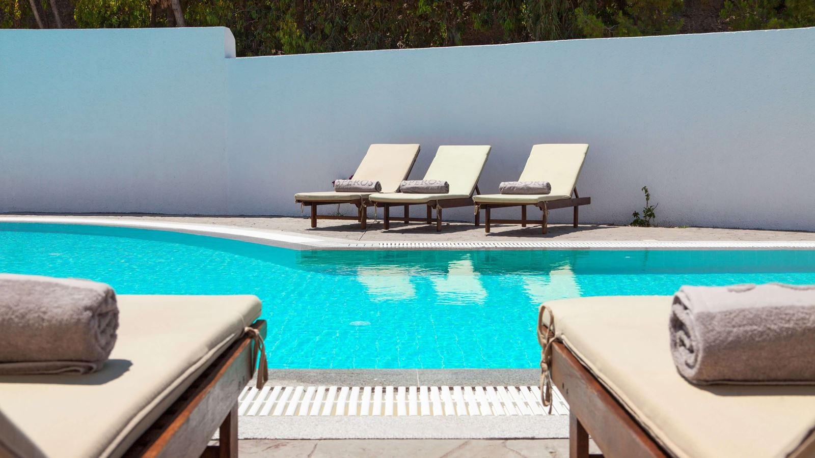 rooms-exclusive-sea-view-sharing-pool