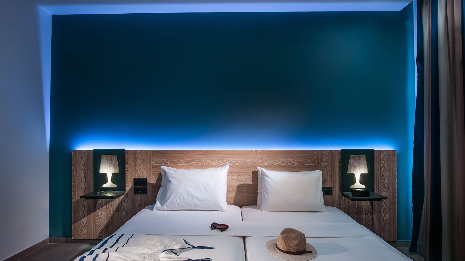 rooms-room-standard-land-view