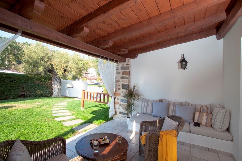 rooms-maisonette-private-pool