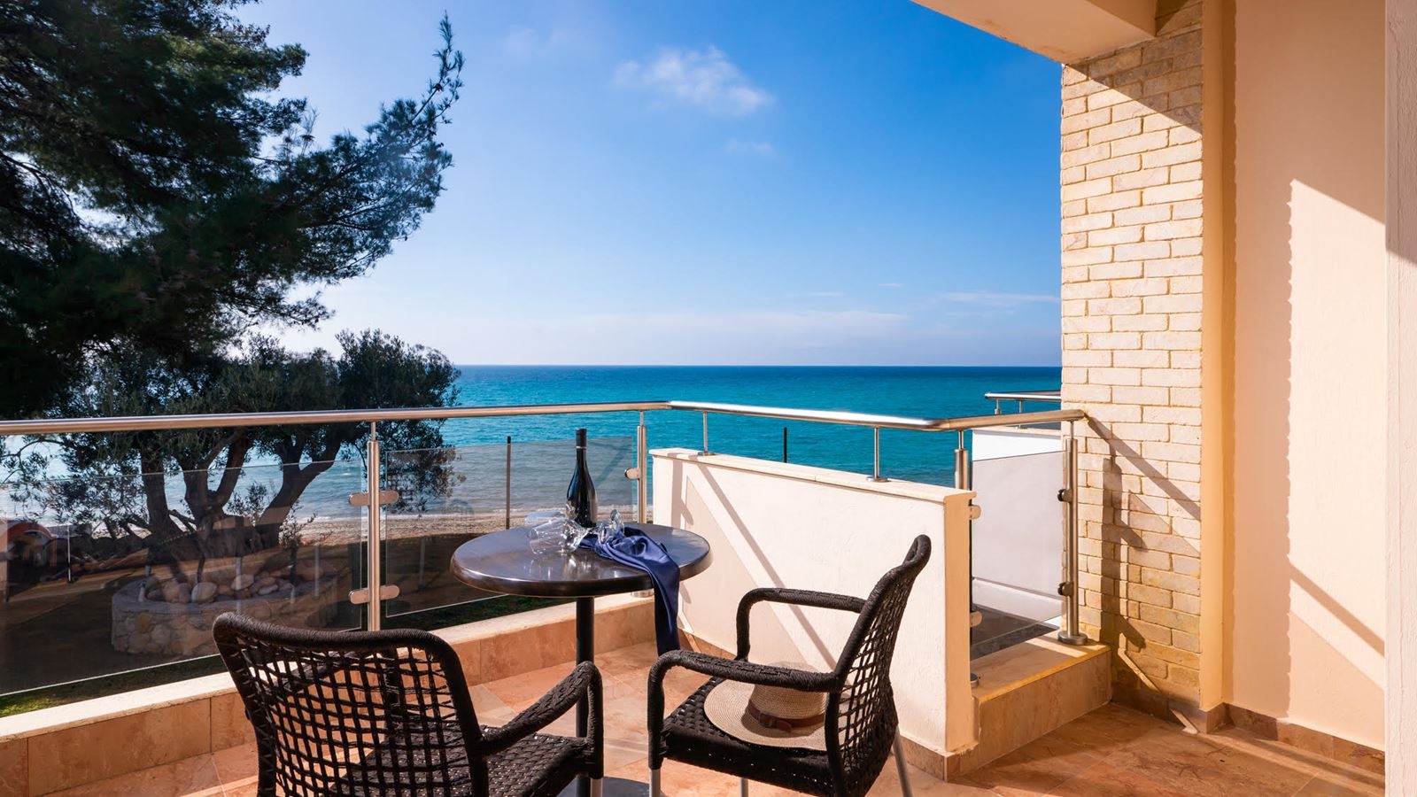 rooms-deluxe-junior-suite