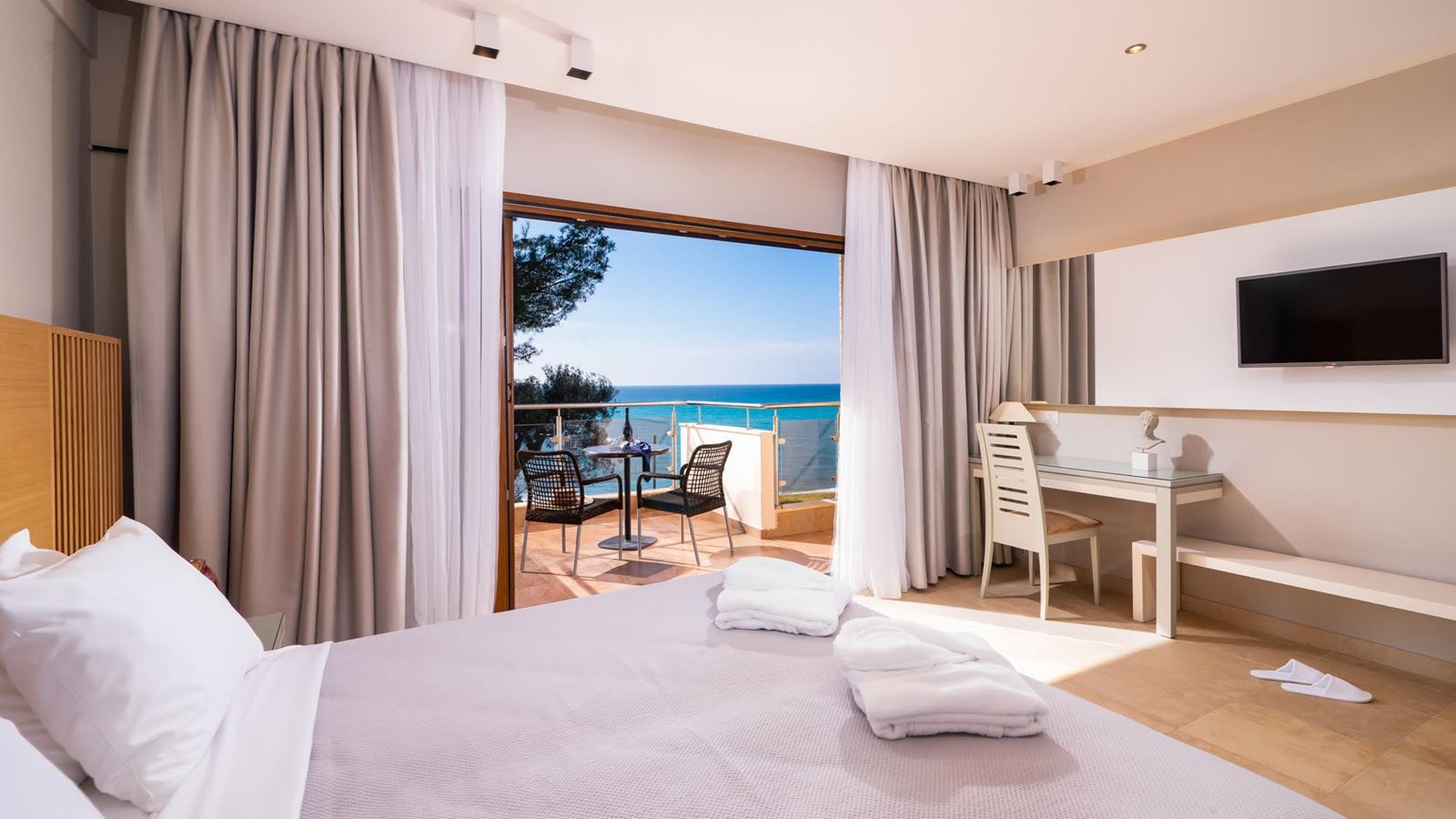 rooms-deluxe-junior-suite