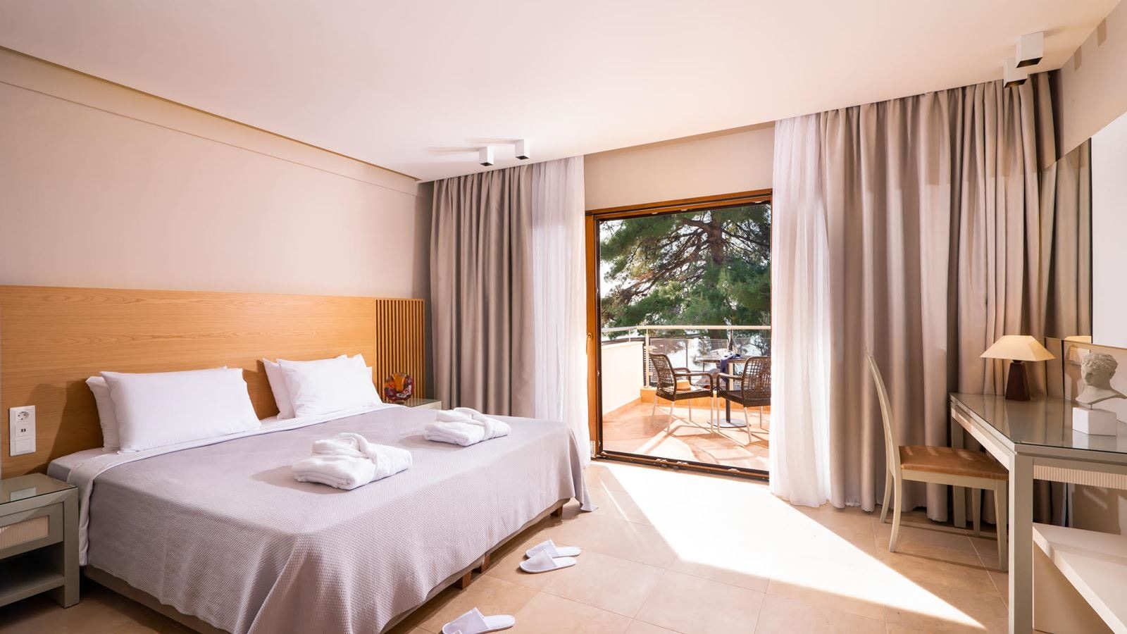 rooms-deluxe-junior-suite