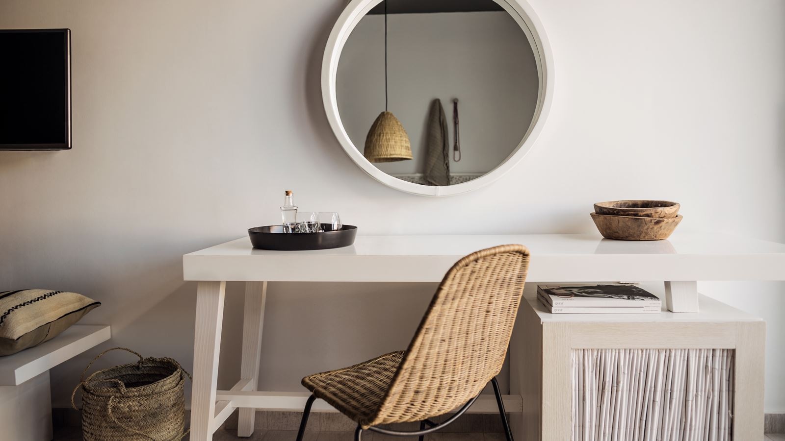 rooms-db-room-sharing-pool--premium-veranda