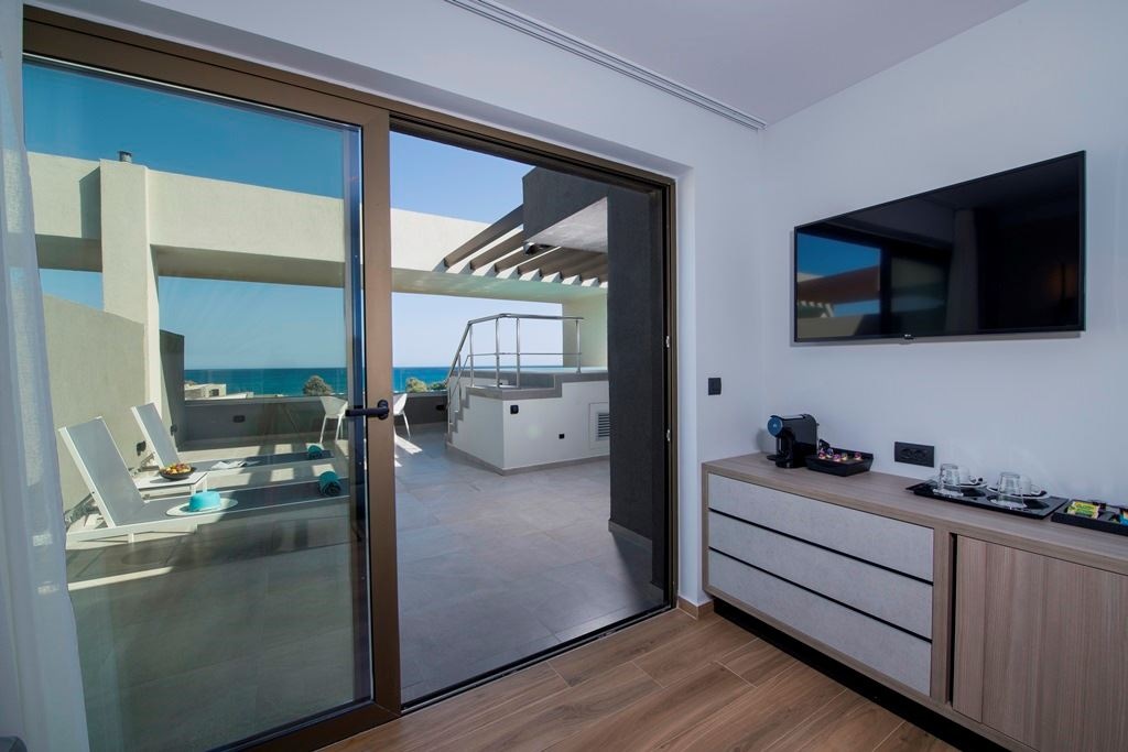 rooms-executive-with-private-pool