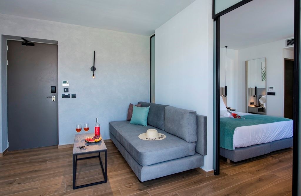 rooms-grand-superior-sharedpool