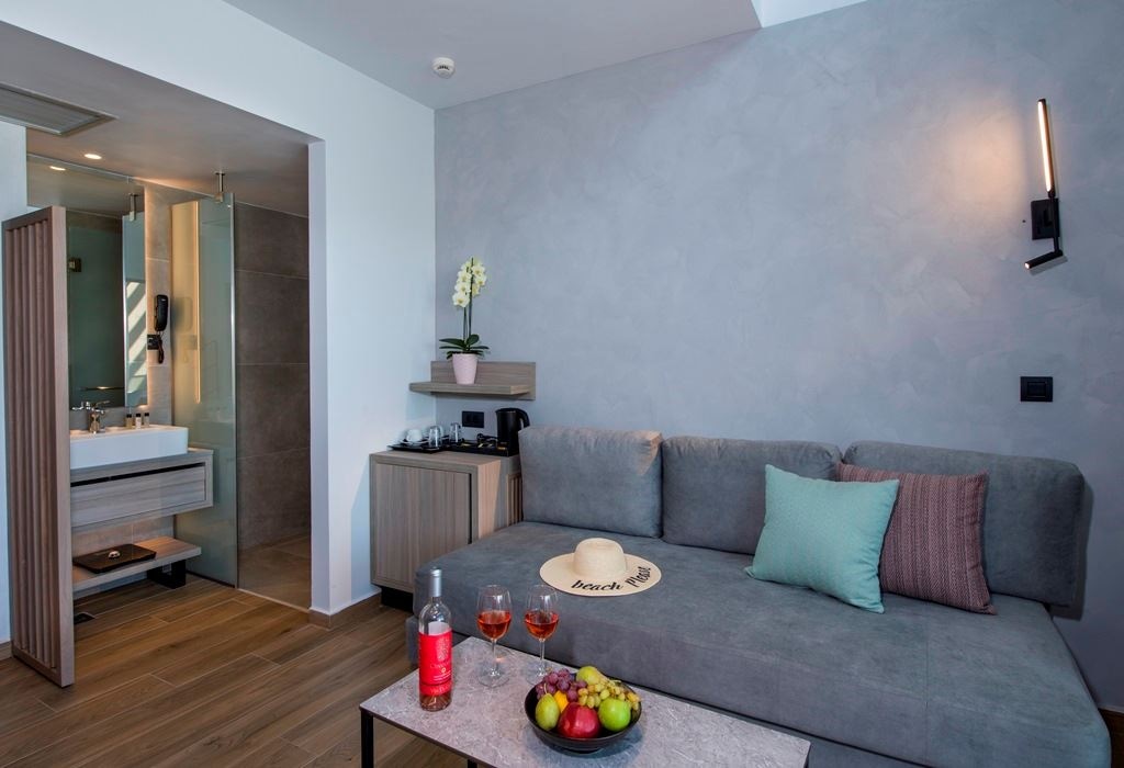 rooms-junior-suite-loft-garden-view-balcony