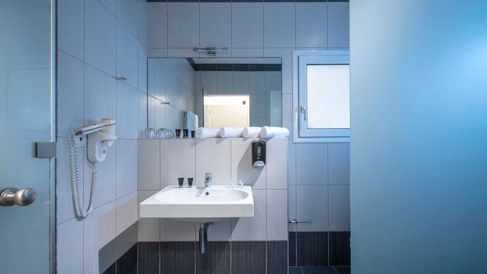 rooms-room-superior-double-side-sea-view