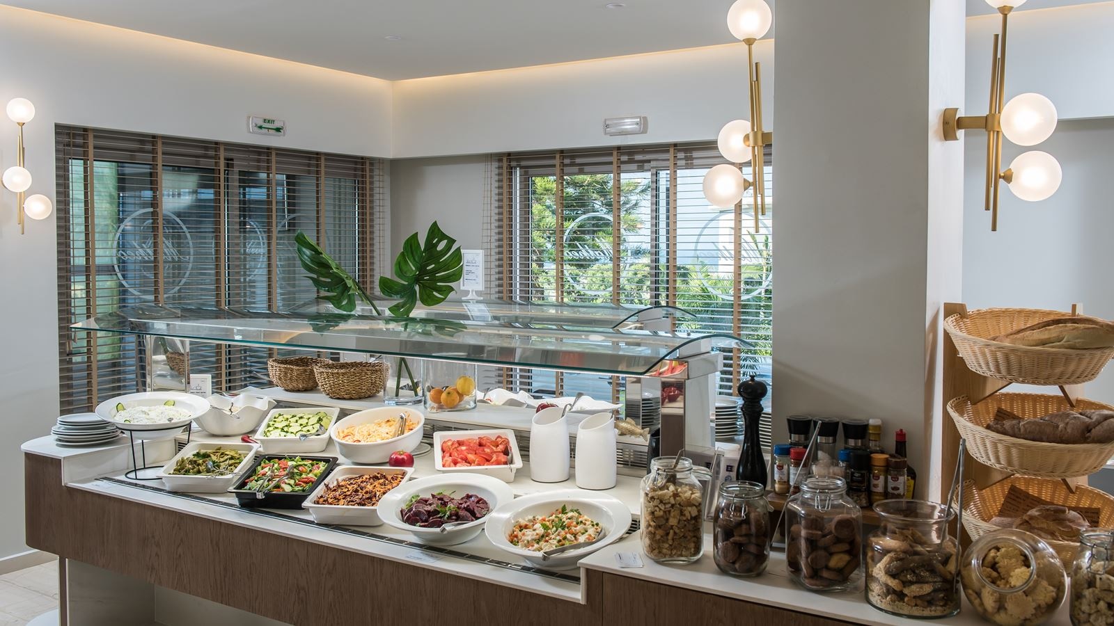 restaurants-main-restaurant-bar