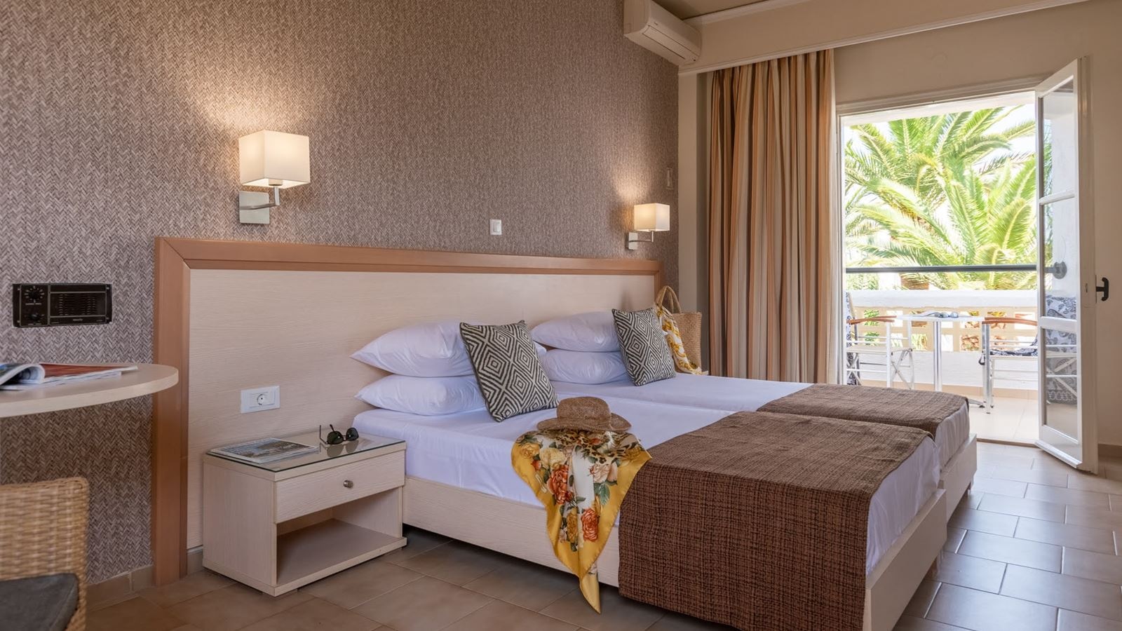 rooms-superior-twin-room-with-gardenview-balcony-or-terrace