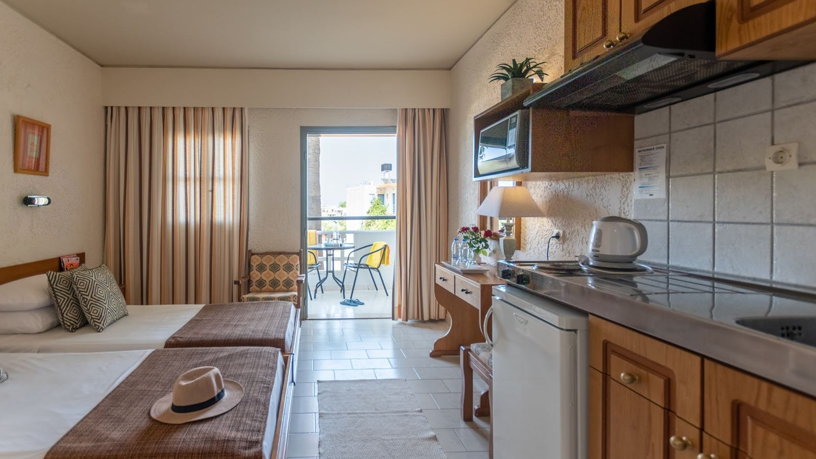 rooms-standard-twin-studio-gardenview-balcony-or-terrace