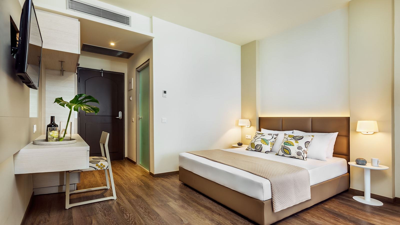 rooms-deluxe-double-sea-front