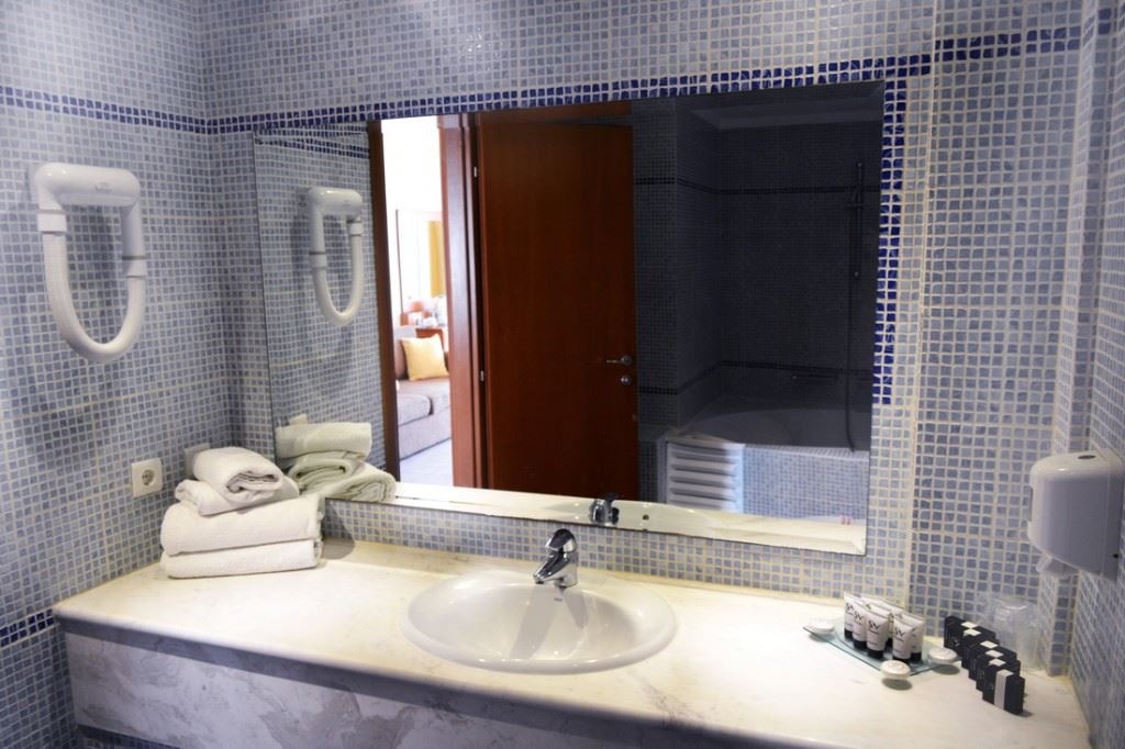 rooms-family-room-superior