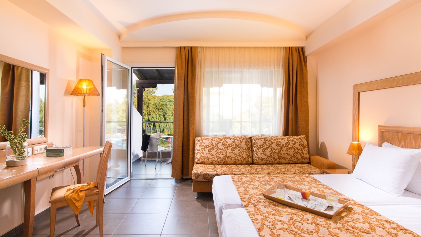 rooms-double-or-twin-pool-view