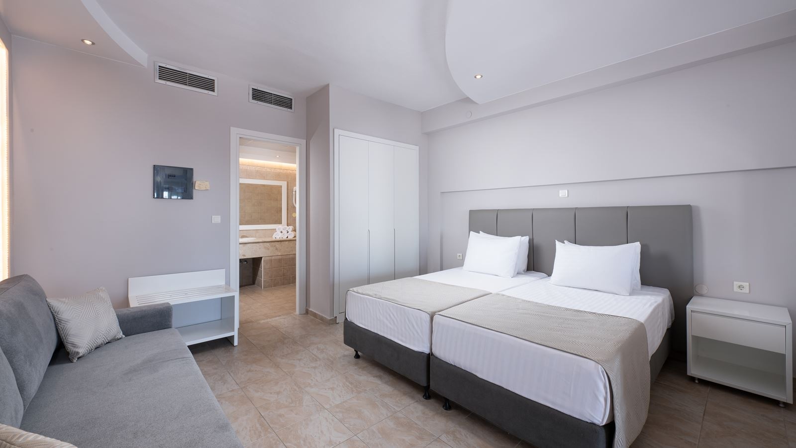 rooms-family-room-superior