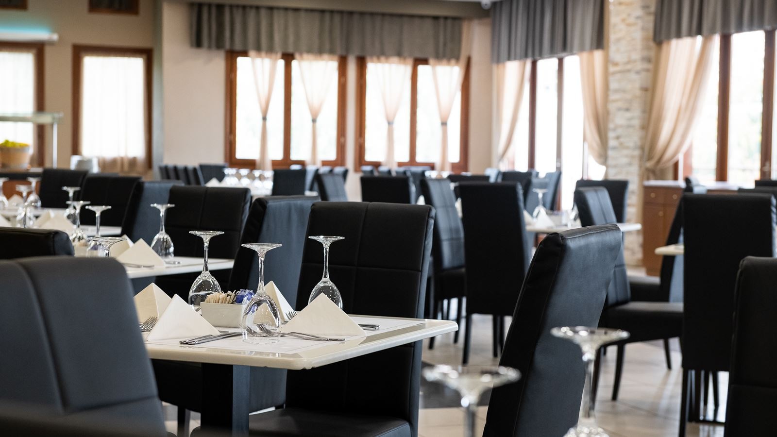 restaurants-breakfast-and-dinner