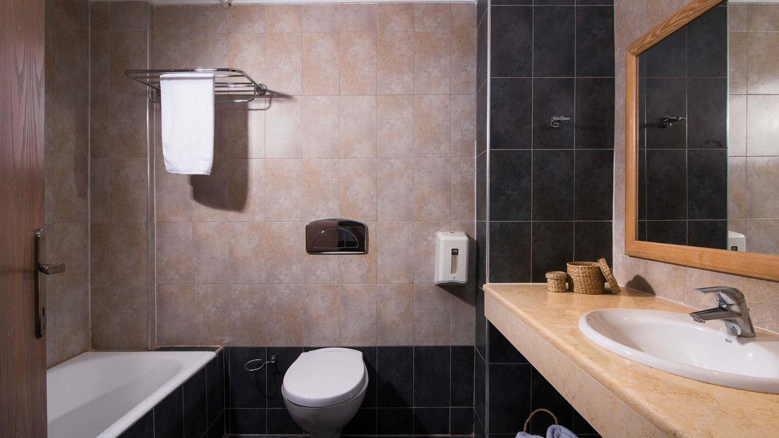 rooms-superior-room-garden-view