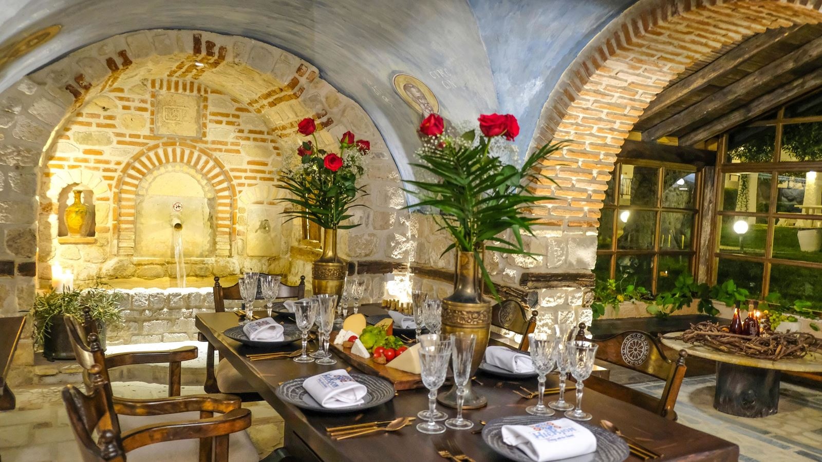 restaurants-main-building