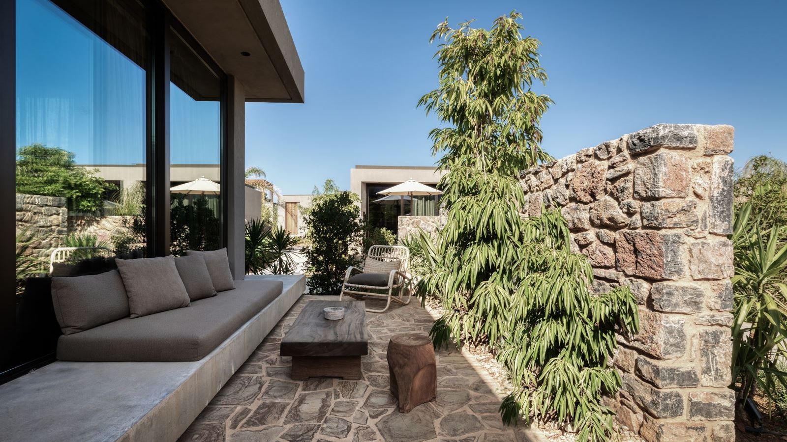 rooms-tropical-family-bungalow