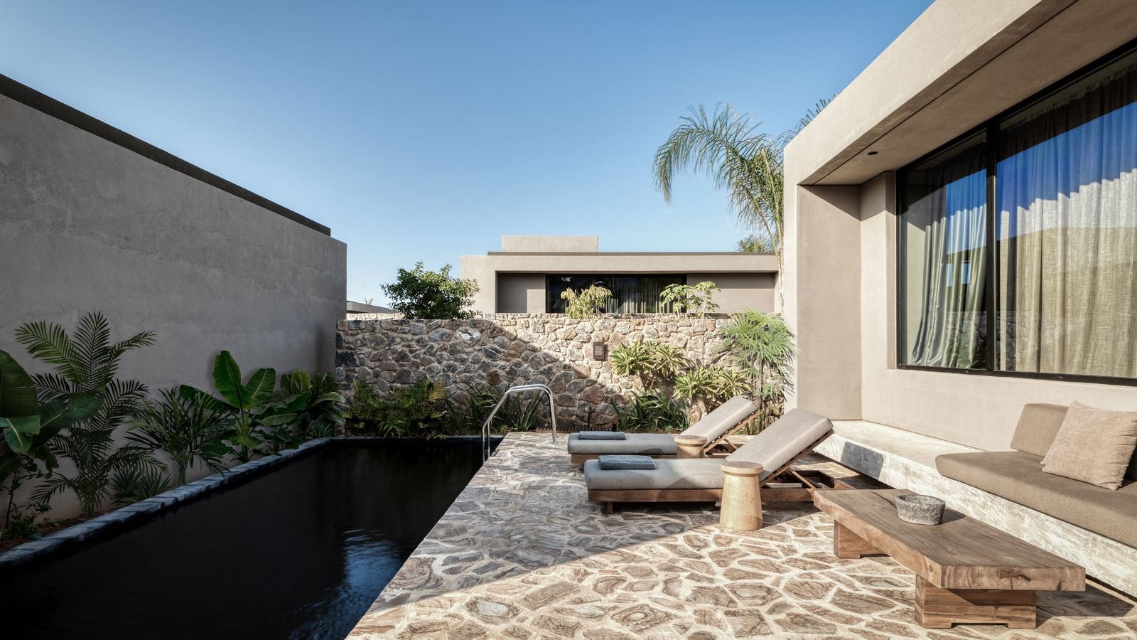 rooms-tropical-open-plan-suite-shared-pool