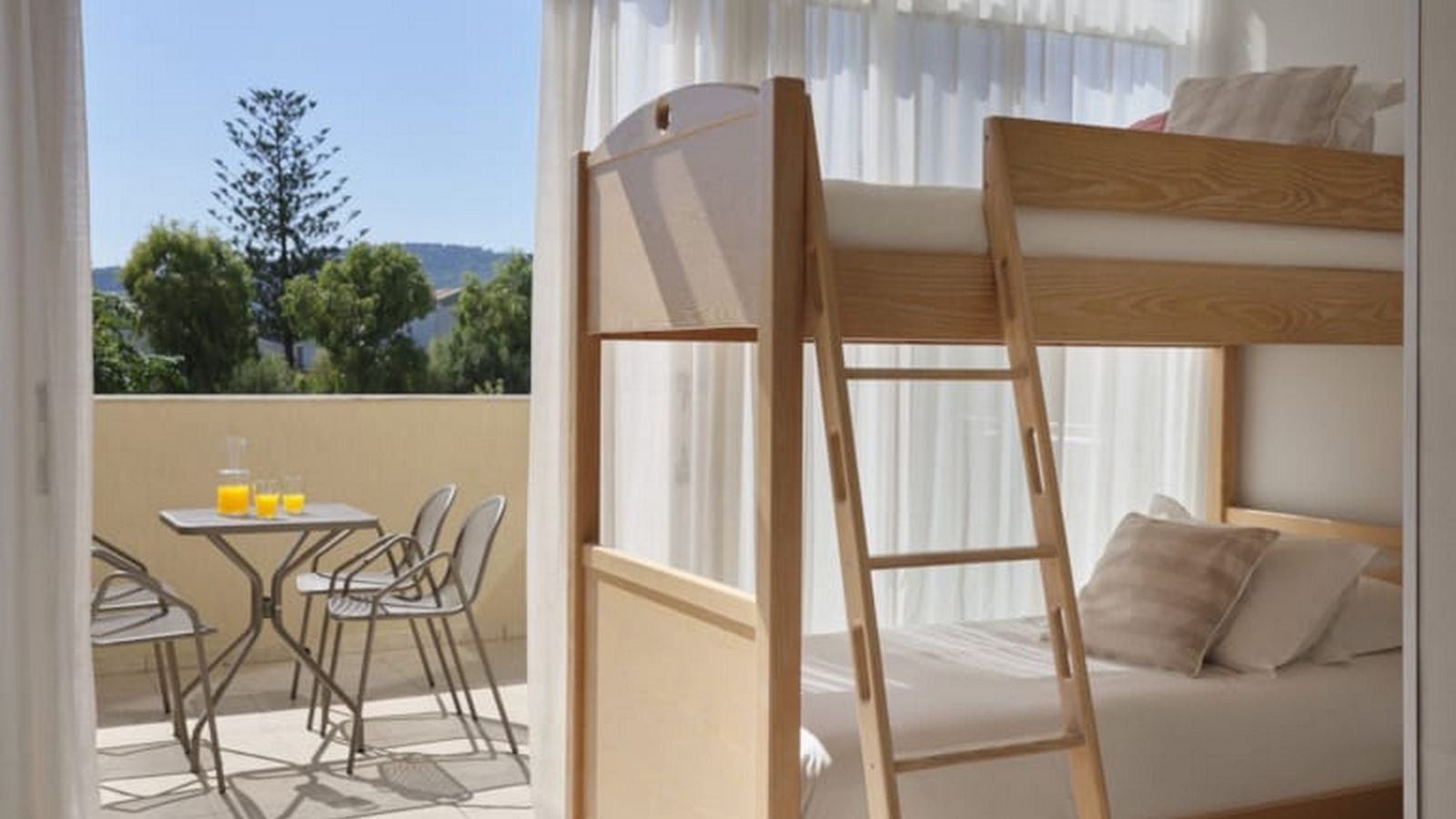 rooms-family-room-with-partition-inland-view