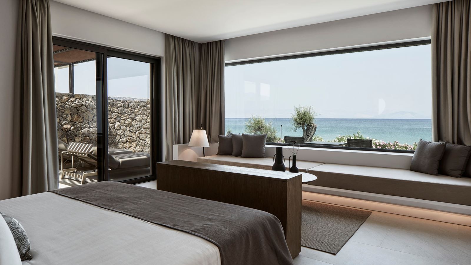 rooms-riviera-suite