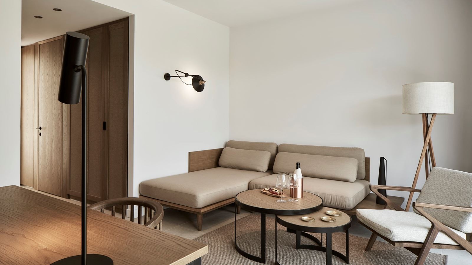 rooms-ionian-beachfront-suite