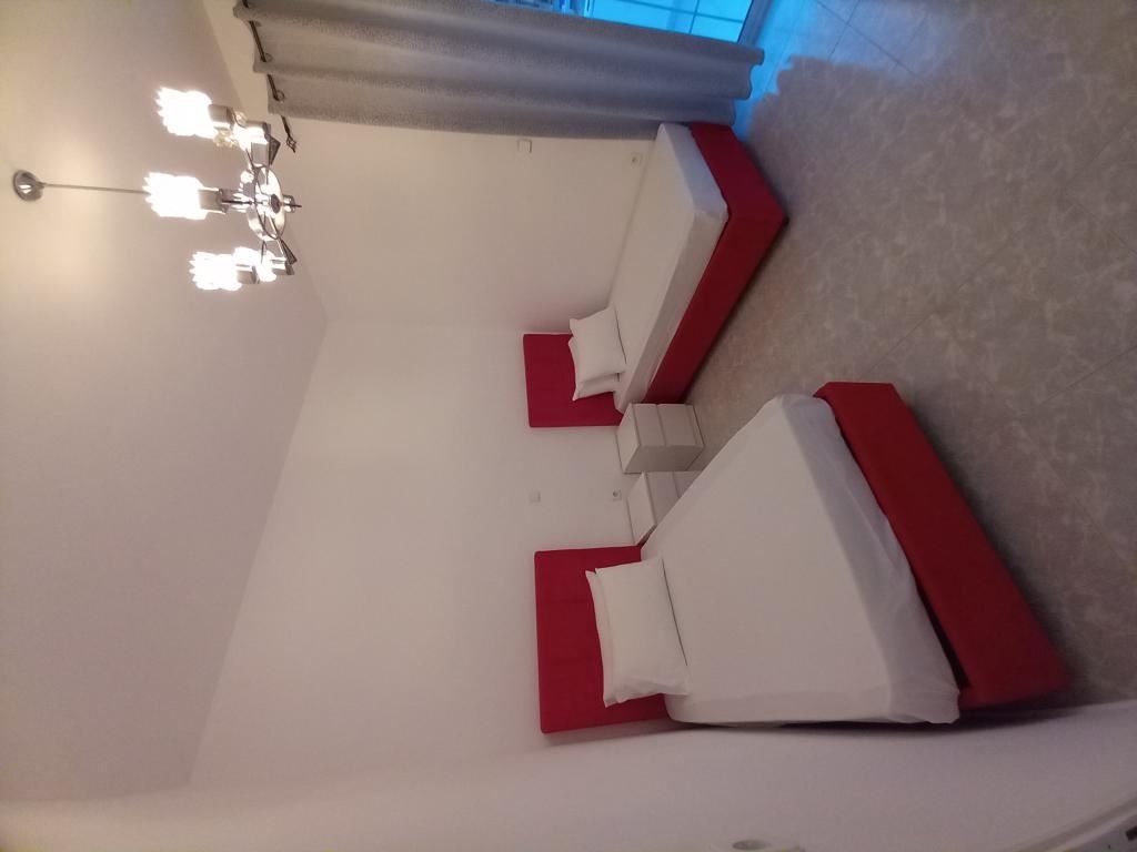 rooms-family-apartment-2-bedrooms-garden-view