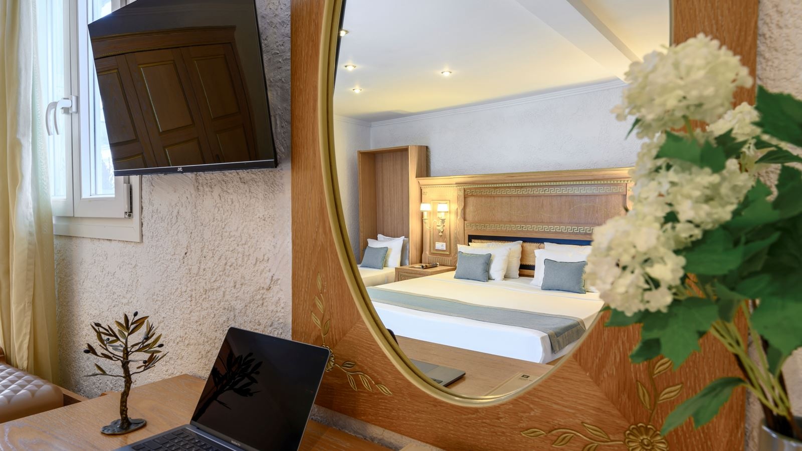 rooms-triple-bungalow-garden-view