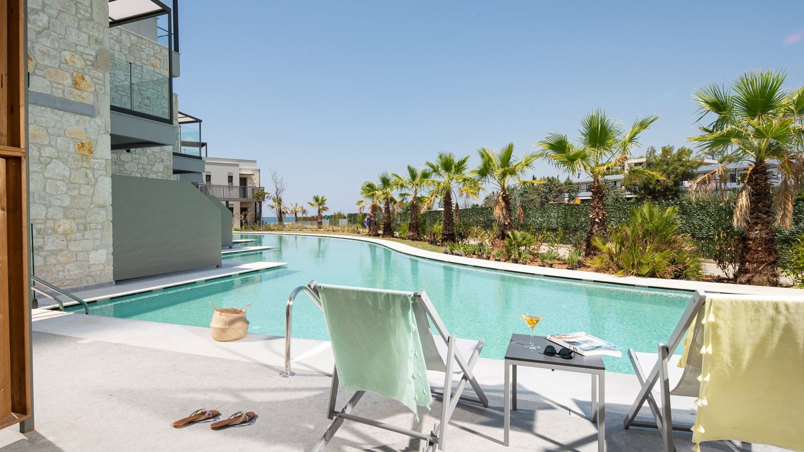 rooms-superior-double-sharing-pool