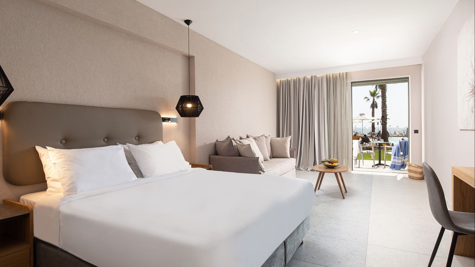 rooms-suite-junior-seafront