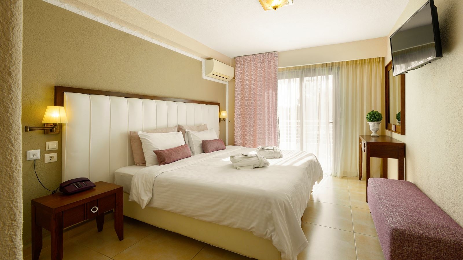 rooms-standard-double-room