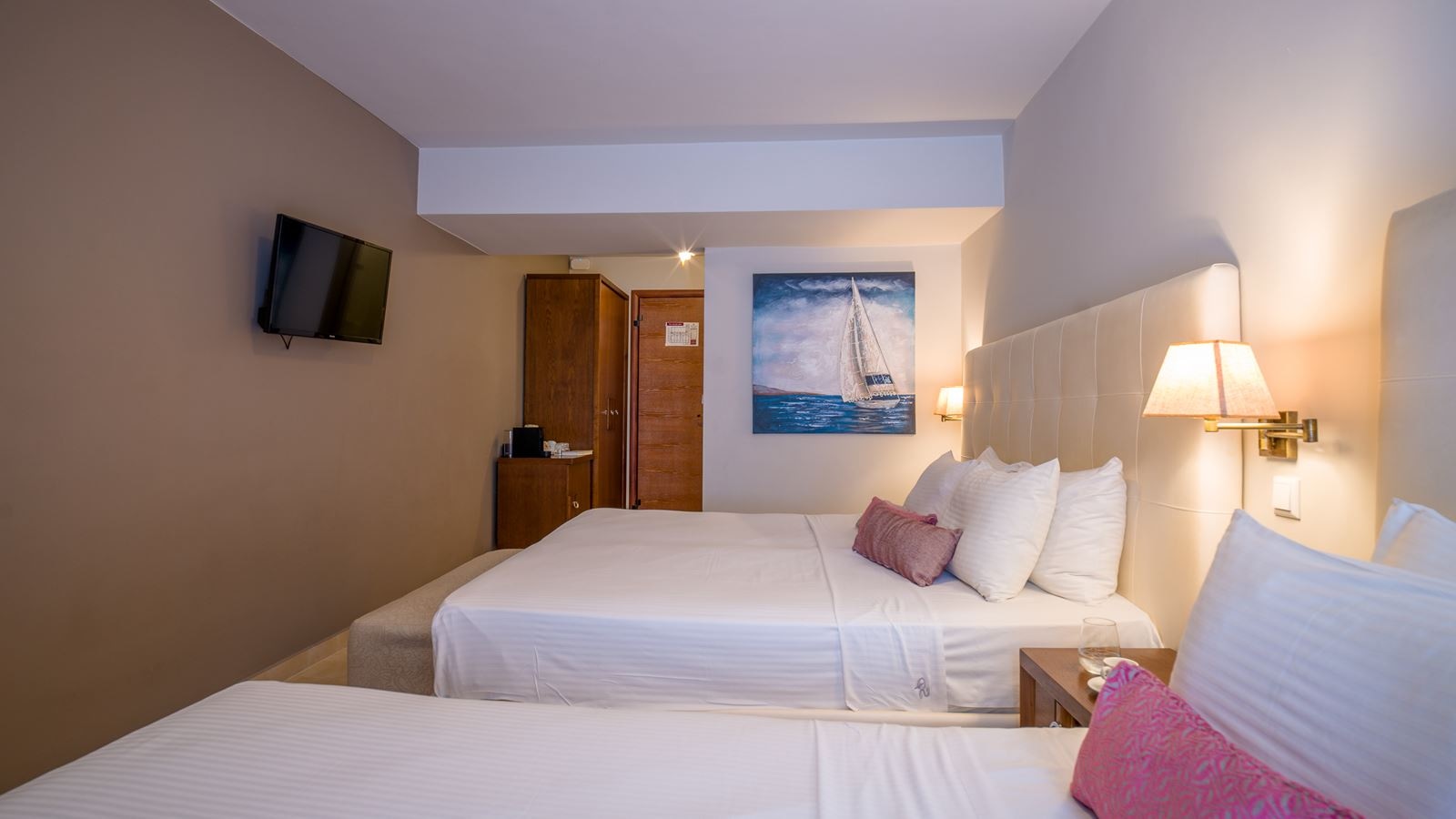 rooms-triple-standard-room