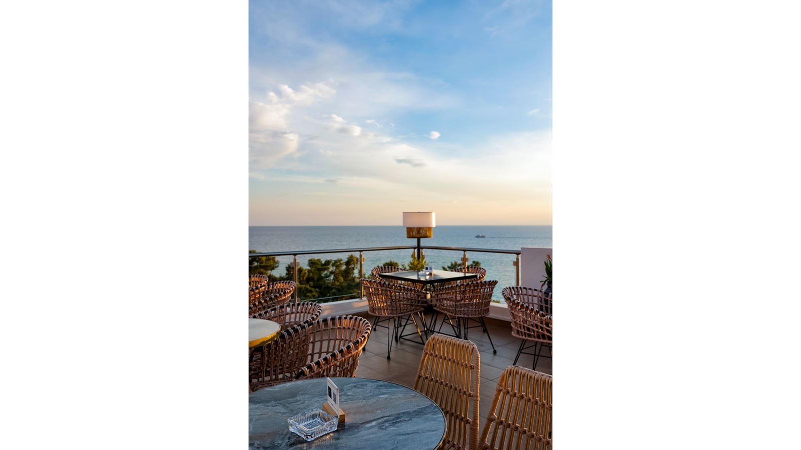 bars-roof-garden-open-bar