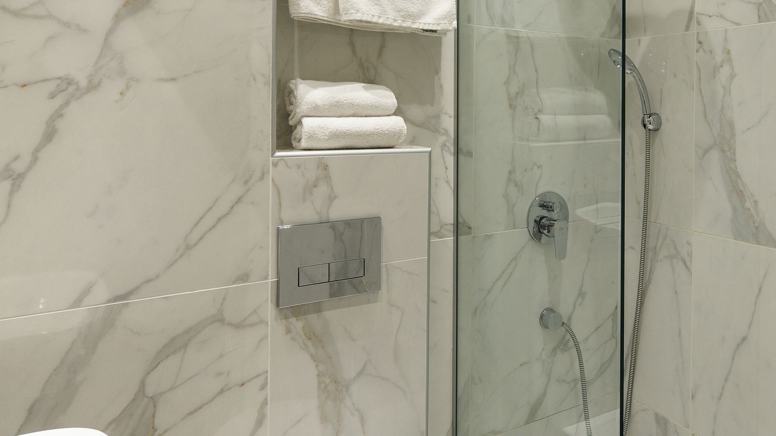 rooms-triple-standard-room