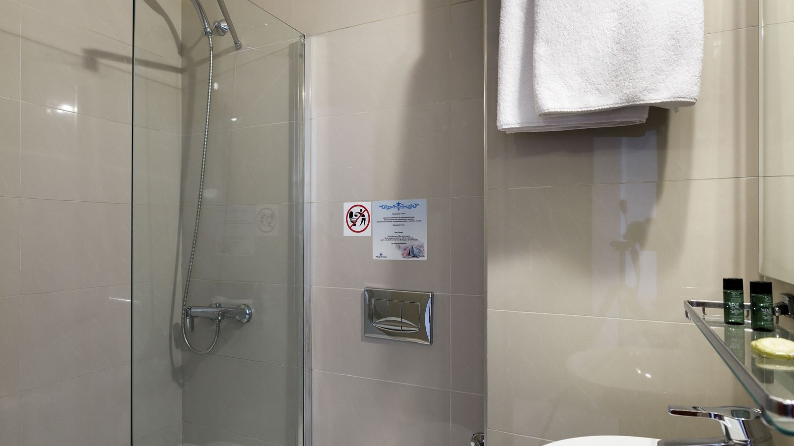 rooms-single-standard-room