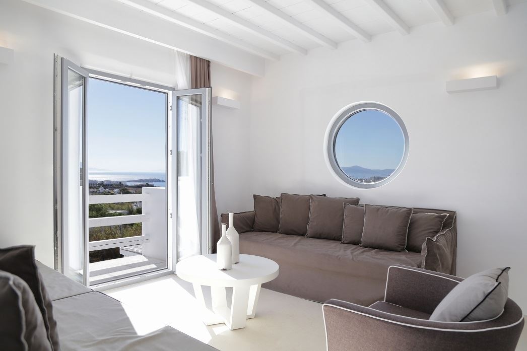rooms-deluxe-suite-sea-view