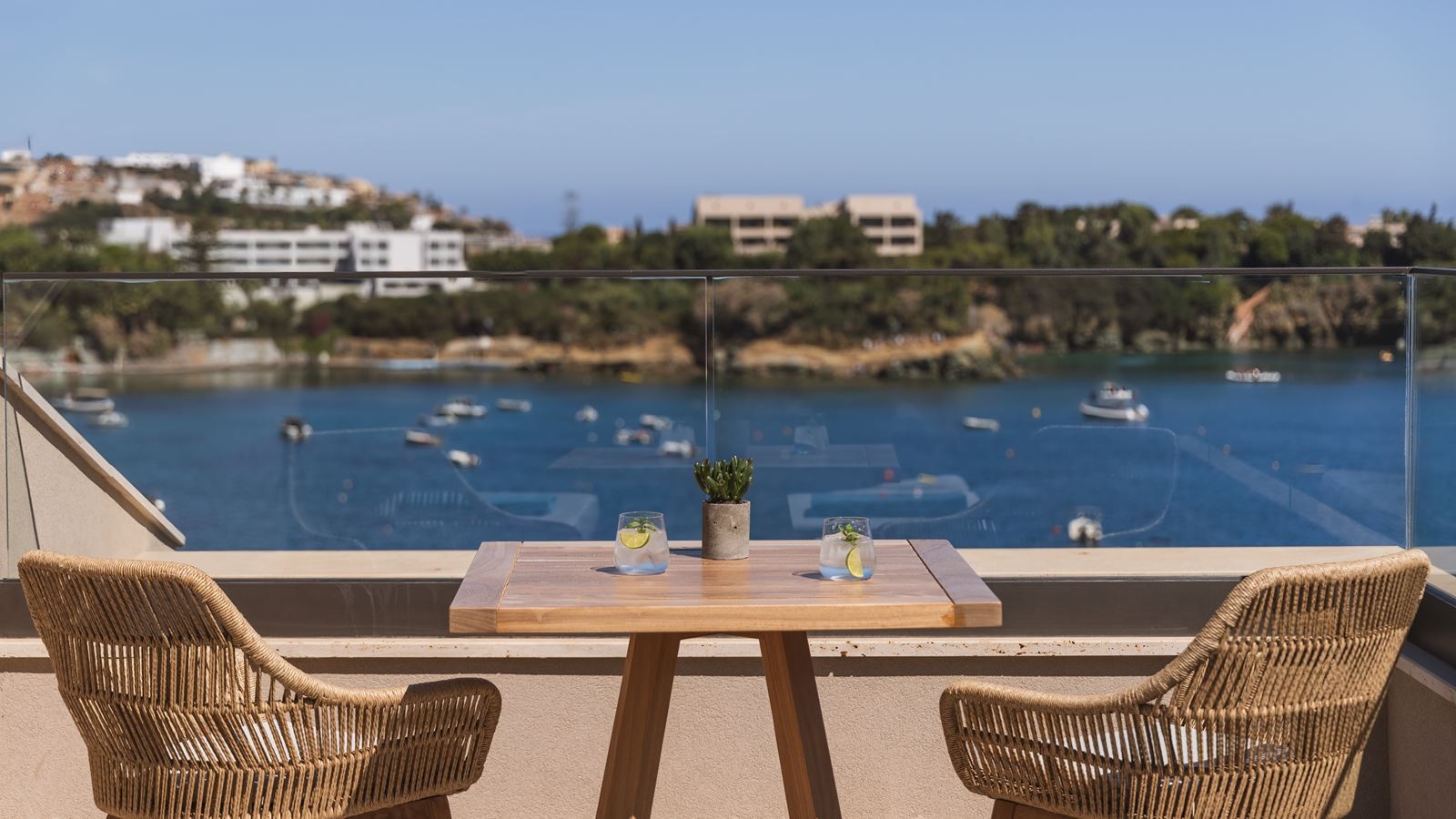 rooms-moonstone-suite-sea-view-no-plunge-pool