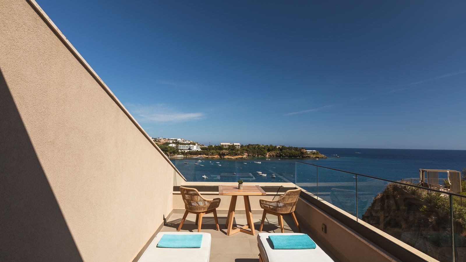 rooms-moonstone-suite-sea-view-no-plunge-pool