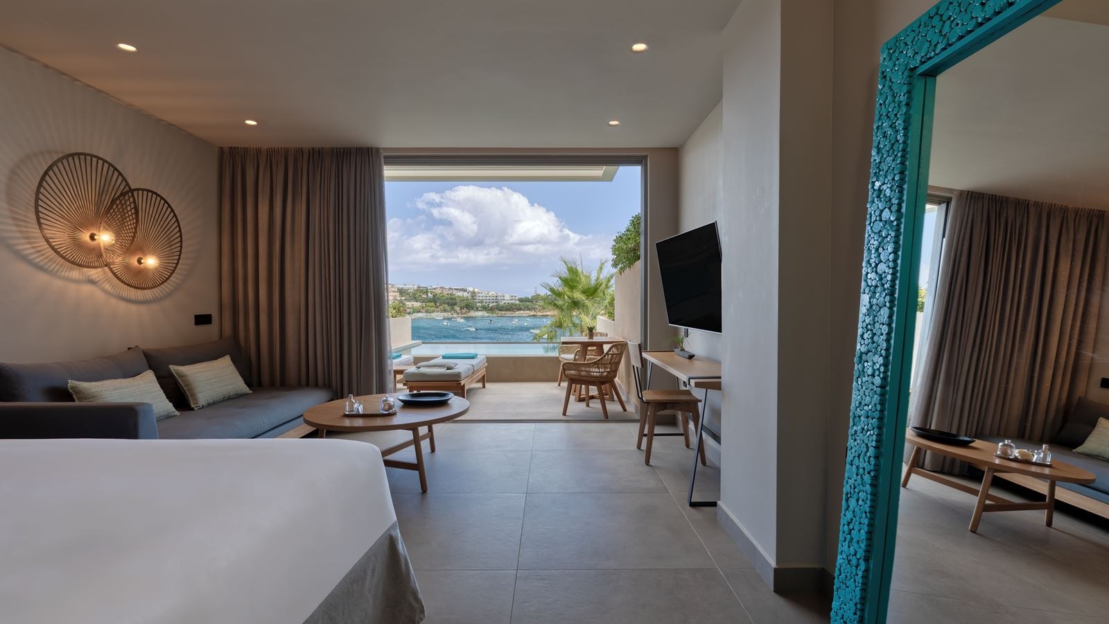 rooms-aquamarine-suite-plunge-pool-sea-view
