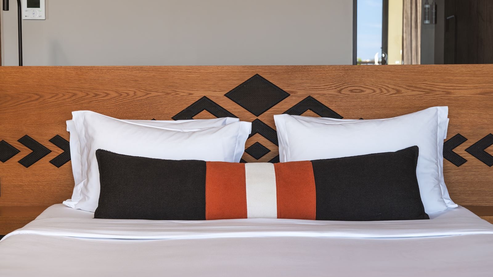 rooms-amber-suite-with-plunge-pool-side-sea-view