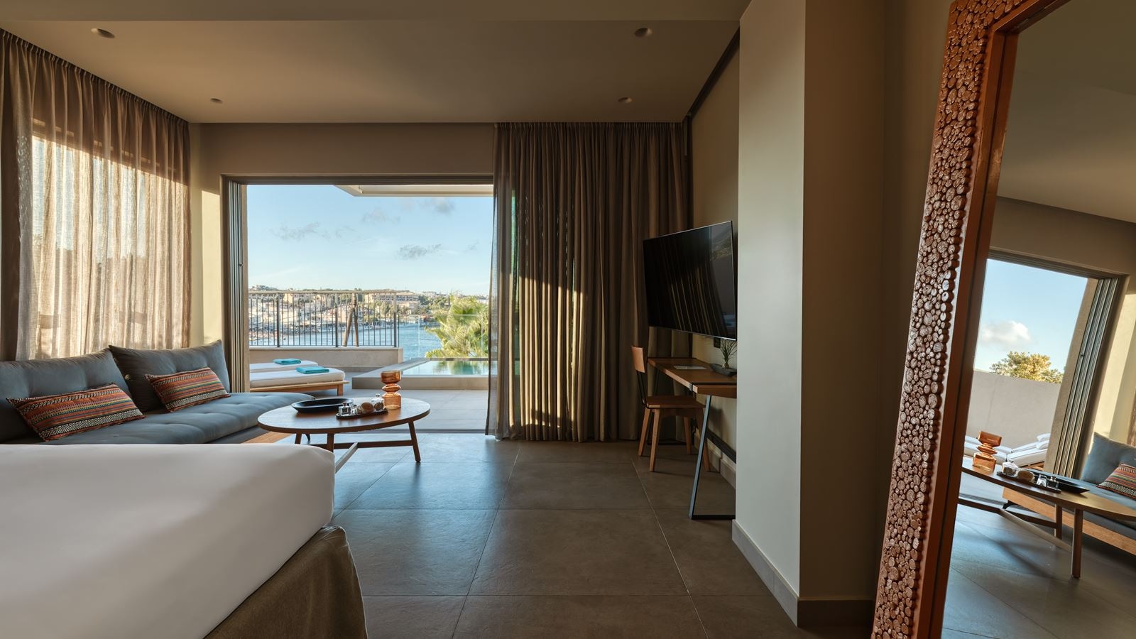 rooms-amber-suite-with-plunge-pool-sea-view