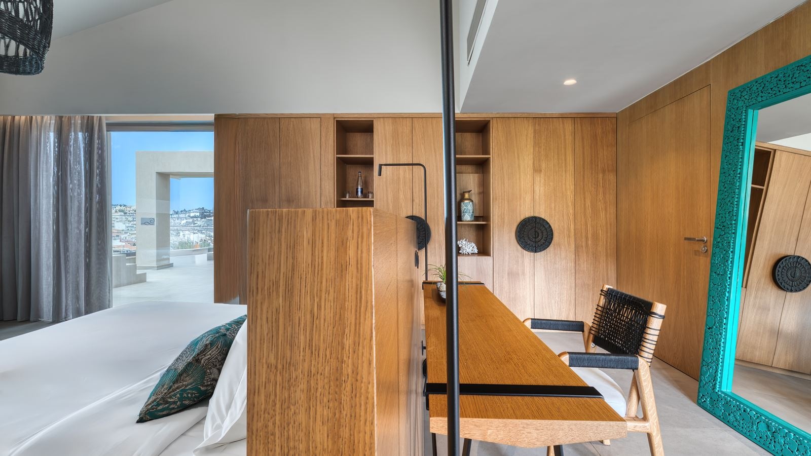 rooms-emerald-vip-suite-plunge-pool-sea-view