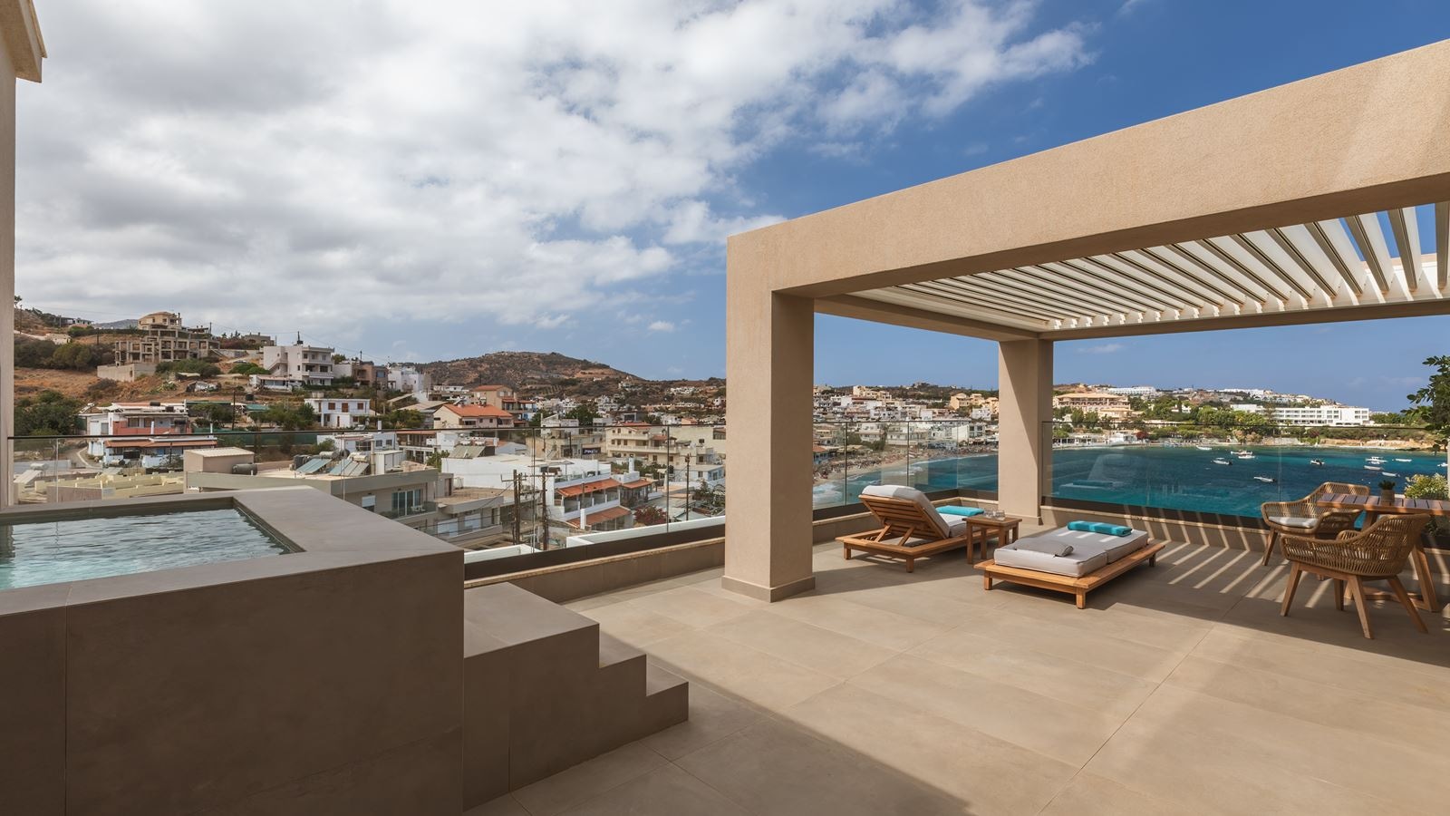 rooms-emerald-vip-suite-plunge-pool-sea-view