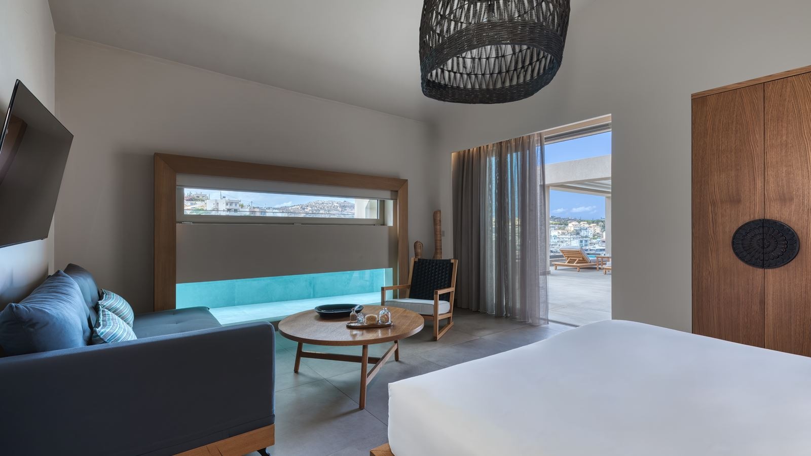 rooms-emerald-vip-suite-plunge-pool-sea-view