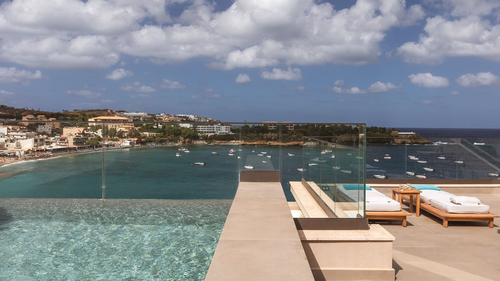 rooms-sapphire-vip-suite-plunge-pool-sea-view