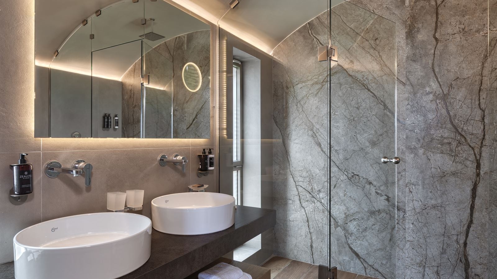 rooms-ruby-ambassador-suite-plunge-pool-sea-view